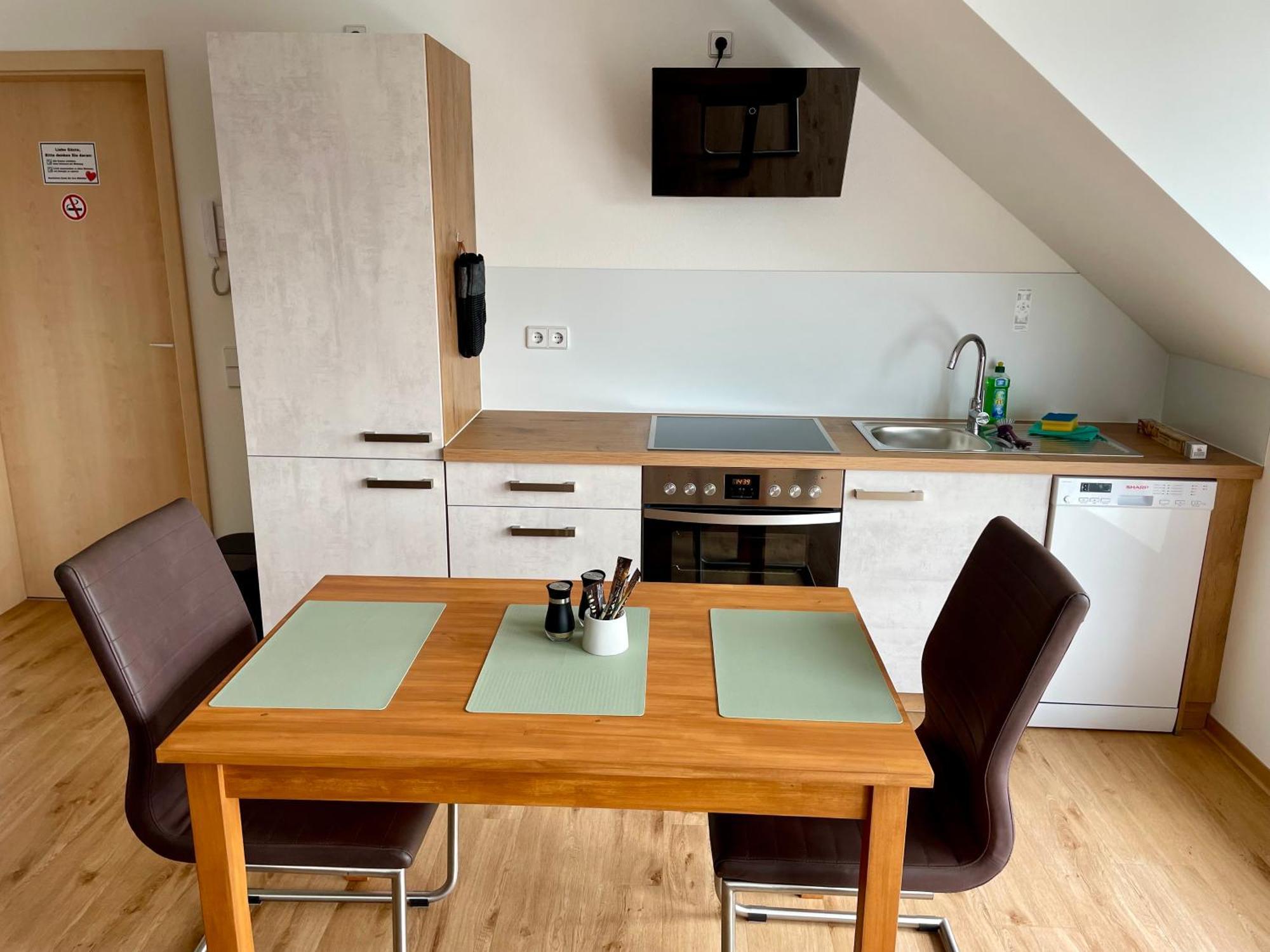 Stadtoase Geraeumige Gaestewohnungen Mit Balkon, Komfort, Modernitaet Und Ruhe, Fuer Monteure Geeignet, Free Wifi Frankenberg Dış mekan fotoğraf